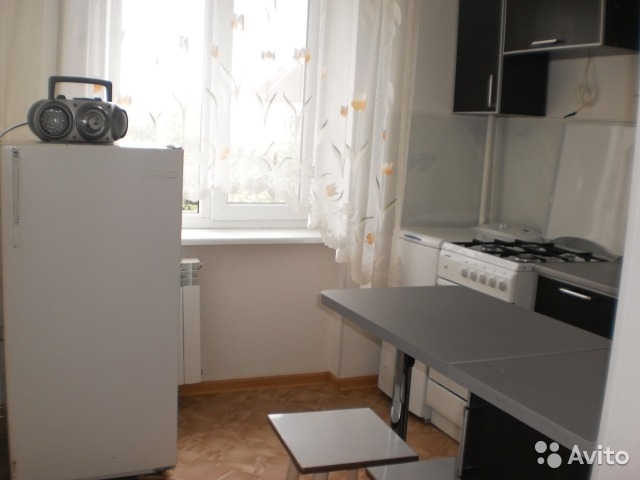 Сдам на длительный срок 1 к кв на 3 этаже, в 5-ти эт. доме по ул Фрунзе, холодная и горячая вода(газ колонка)... - 1