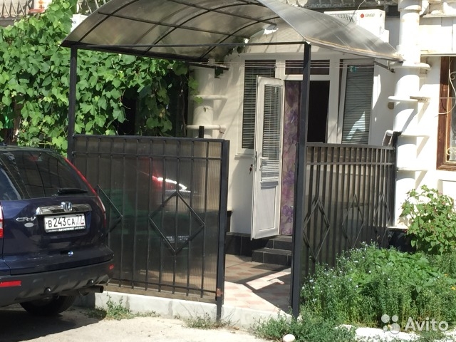 Сдам посуточно квартиру-студию в Крыму г.Ялта пгт.Мисхор, бывший корпус санатория 'Ай-Петри'. До моря пешком 5 минут.... - 9