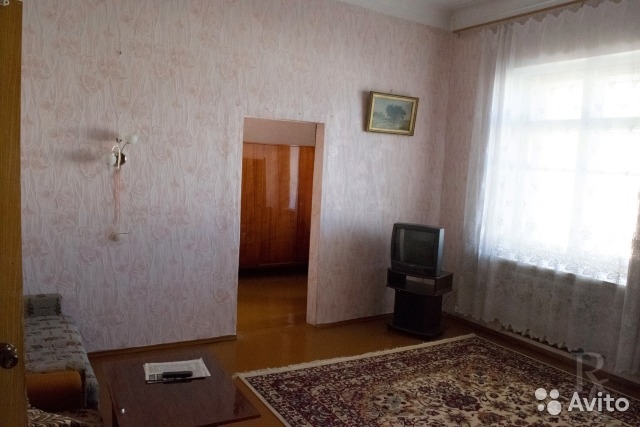 Продается большая 3-комнатная сталинка в центре Севастополя на улице Большая Морская. • Общая площадь квартиры 94... - 3