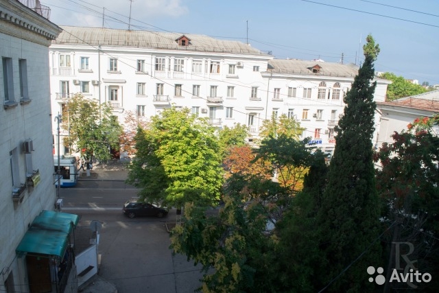 Продается большая 3-комнатная сталинка в центре Севастополя на улице Большая Морская. • Общая площадь квартиры 94... - 9