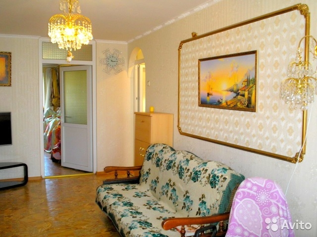 2 ккв в центре Ялты, ул Спендиарова, с ремонтом, 3 этаж 5 эт. дома, общая по. 50 кв.м., комнаты раздельные, ровное...