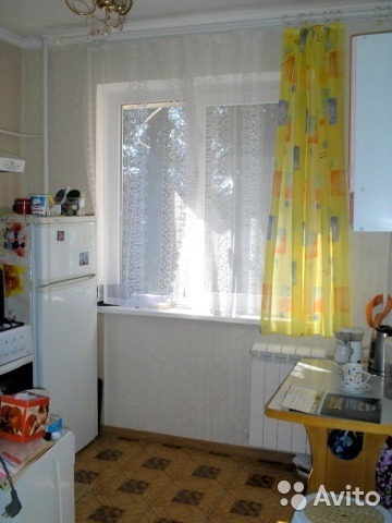 2 ккв в центре Ялты, ул Спендиарова, с ремонтом, 3 этаж 5 эт. дома, общая по. 50 кв.м., комнаты раздельные, ровное... - 3