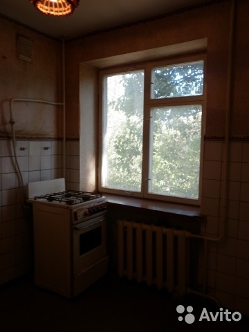 Срочно  продам  2х-комнат. квартиру  на  3 этаже, 8 микр. д. 2. Общая  пл. 47,4/30/5,3 кв.м., блочный дом, 2...