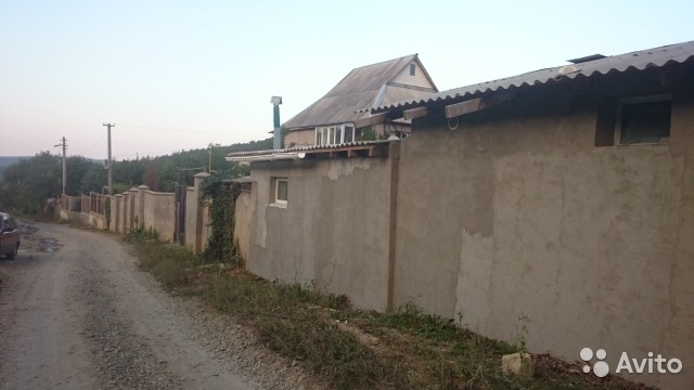 Сдам Дом Лозовое-1  ул. Ушакова 2-комнаты-кухня студия общ.пл.60 кв. м,гараж. Общий двор.30000 р.+сч.Для 1-2 чел. - 9