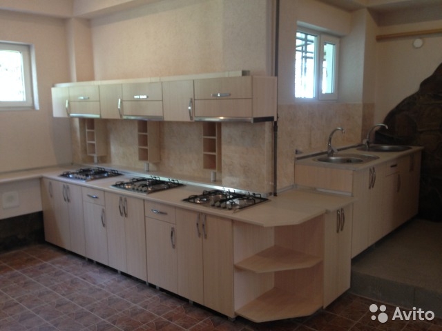 Продам мини-гостиницу на 9 номеров в пгт. Партенит.  Гостиница расположена на 3 этаже 3х этажного здания. Отдельный... - 1
