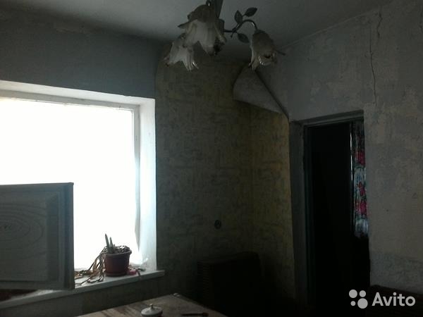 Продам дом  Сакский район с. Червоное, ул. Школьная. Дом находит ся в центре поселка (возле пятиэтажки).  Общая... - 1