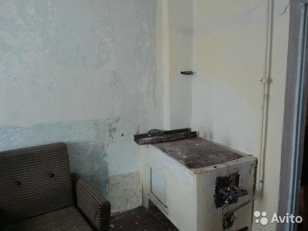 Продам дом  Сакский район с. Червоное, ул. Школьная. Дом находит ся в центре поселка (возле пятиэтажки).  Общая... - 2