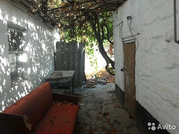 Продам дом  г. Саки  ул. Кузнецова. Дом расположен в центре г. Саки (в хорошем районе, возле 6 школы),  участок 3...