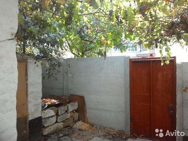 Продам дом  г. Саки  ул. Кузнецова. Дом расположен в центре г. Саки (в хорошем районе, возле 6 школы),  участок 3... - 2