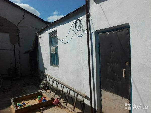 Продам дом г. Саки, ул. Вокзальная. Дом находится в районе ж/д вокзала.  Общая площадь дома 84 кв.м., участок 6... - 1