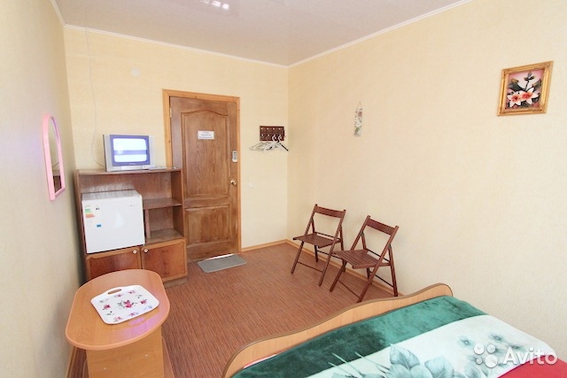 Гостевой дом расположен в прекрасном районе города, и от центральной набережной его отдаляют всего 15 минут пешей... - 10