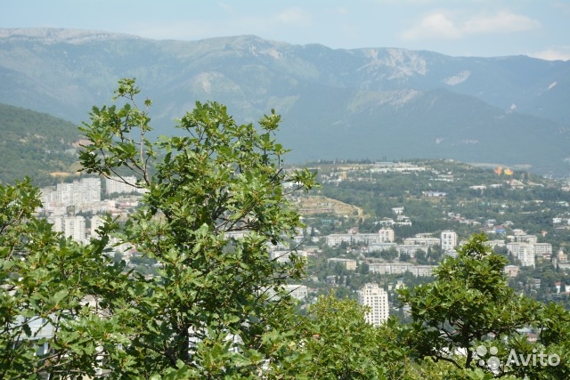 Продается 3-х этажный дом ,в Ялты на земельном участке 6,8 соток .Это 3- х этажный жилой дом общей площадью 370 кв. м... - 2