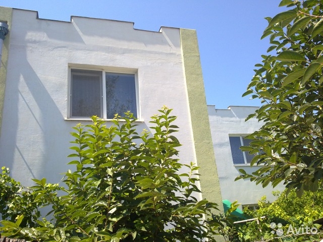 Феодосия Продажа 2-х этажного особняка 188 кв. м. с летним домом для гостей 42 кв. м и двумя гаражами в Феодосии по...