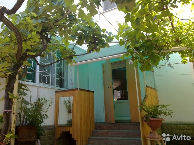 Феодосия Продажа 2-х этажного особняка 188 кв. м. с летним домом для гостей 42 кв. м и двумя гаражами в Феодосии по... - 1