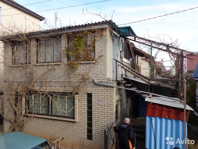Продам дачу на берегу моря в районе п.Штормовое,2 этажа,кухня, 3...