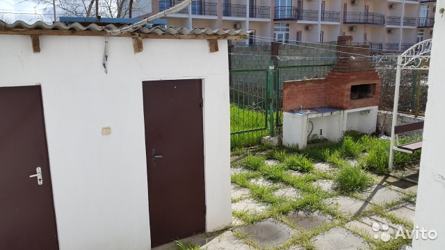 Продается 2-х этажный дом на базе отдыха 'Прибой' в городе Саки, Крым. до моря 350 метров. База имеет очень развитую... - 9