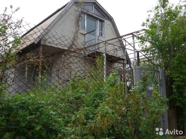 Продаётся дача в кооп. 'Заводское' 8 соток, два участка, выход на две аллеи, дом 35м.кв., 2 комнаты, веранда, есть...