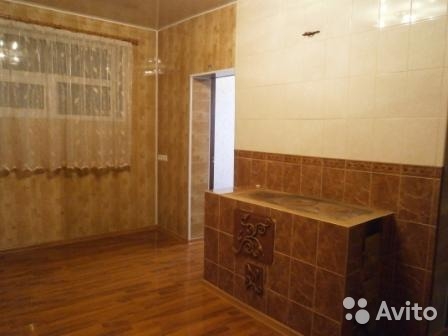 Дача в пригороде Евпатории (2 км).Кухня 9 кв.м. Комнаты изолированные,санузел раздельный.Печное отопление в спальнях...