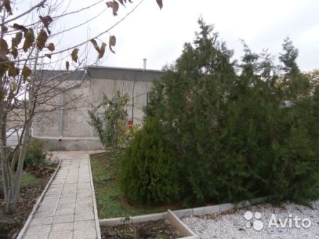 Дача в пригороде Евпатории (2 км).Кухня 9 кв.м. Комнаты изолированные,санузел раздельный.Печное отопление в спальнях... - 11