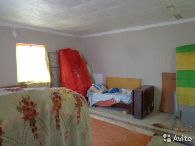 ФЕОДОСИЯ. (СВЕТОЧ) Кирпичный 2х этажный домик 80 м.кв. на участке 6 соток . Состояние нормальное. две большие комнаты...