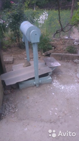 Отличная дача,требует внутренней отделки,три комнаты, стеклопакеты,бак на 12 куб.м. Ухоженный огород. Плодовые... - 6