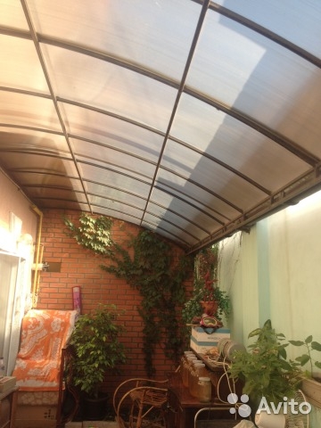Продам квартиру в тихом центре, сделан капитальный ремонт, встроенная кухня, из кухни выход на терассу 20м, закрытый... - 3