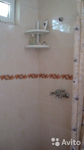 Сдам номер в коттедже в Камышовой бухте, недалеко от ост. Пр.гер.Сталинграда. Есть двуспальный диван, тумбочка, шкаф... - 11