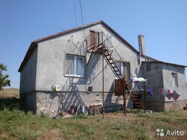 Дом одноэтажный, трёх комнатный, общей площадью 148,5 кв.м., жилая 55,6 (27,8/15,2/12,6), просторная светлая кухня... - 1