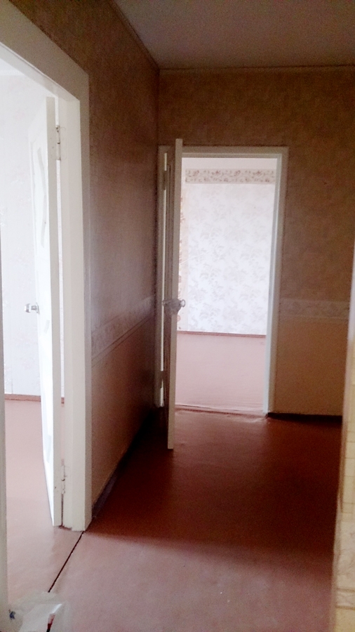 Продается двухкомнатная квартира на пятом этаже девятиэтажного дома.    Полногабаритная, не угловая.    Окна выходят... - 3