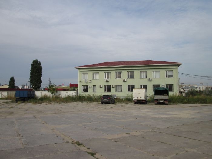 2-х этажное административное здание, 500 кв.м., участок 50 соток (0,5 га). Керченское шоссе.
