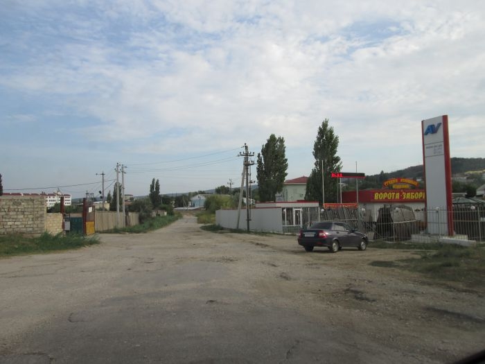 2-х этажное административное здание, 500 кв.м., участок 50 соток (0,5 га). Керченское шоссе. - 2