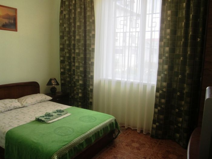 2 -х этажный Пансионат об. Площ. 700 кв.м., участок 7 соток(госакт) в п. Береговое (г.Феодосия) на на 55 мест,... - 2