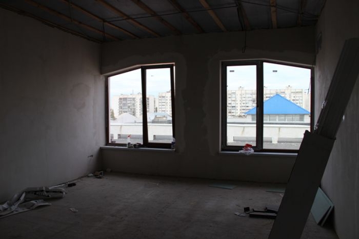 Продам помещение в г. Евпатория, рынок Универсам. Общая площадь 745 м2, 4-уровня, новое строение. На 1-этаже:... - 4