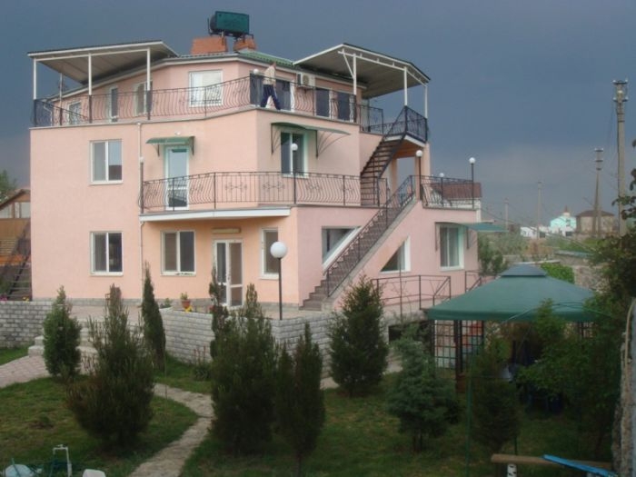 Продается мини-пансионат на Песчанке, кооператив Прибой- 2, на 11 номеров. Земельный участок 12 соток. Общая площадь...