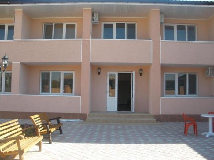 Продам 2-этажный мини пансионат в пригореде Евпатории расположено в курортной части, пгт. Заозерное. Напротив входа в...