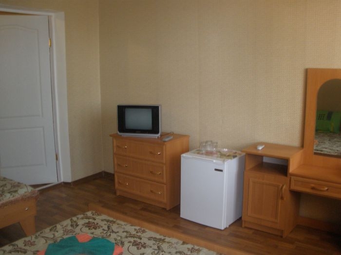 Продам 2-этажный мини пансионат в пригореде Евпатории расположено в курортной части, пгт. Заозерное. Напротив входа в... - 7