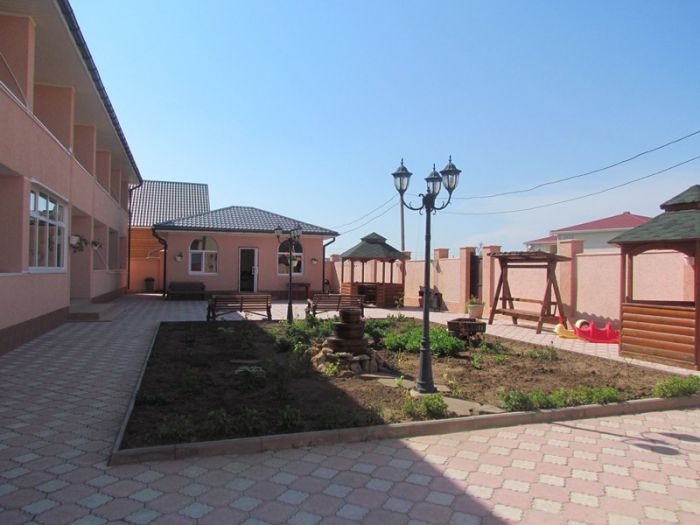 Продам 2-этажный мини пансионат в пригореде Евпатории расположено в курортной части, пгт. Заозерное. Напротив входа в... - 8