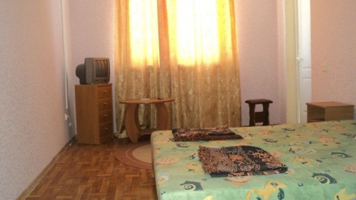 Продаётся Мини-пансионат в с.Поповка . 2005 г. постройки. Земельный участок 10 соток. Общая площадь 700 кв.м. 2-х... - 3