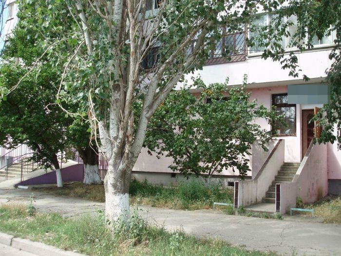 Торгово-офисное помещение на 1-м этаже 5-ти этажного жилого дома в г.Феодосия, ул.Крымская (мкрн Крымский массив).  -... - 17