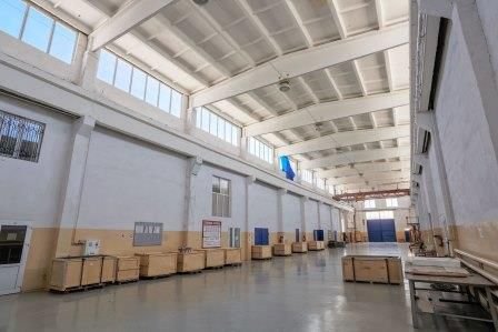 Продается база, общей площадью территории 2,88 Га и площадью помещений 6000 кв.м., находится в 5 км от Симферополя,... - 2