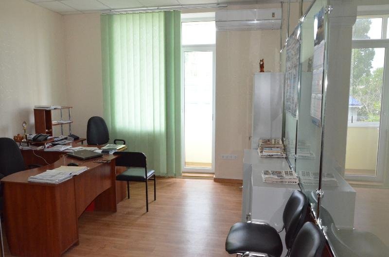 Продается офисное помещение 'под ключ' с мебелью и оргтехникой площадью 90 м2. Расположен офис на 2-м этаже нового... - 1