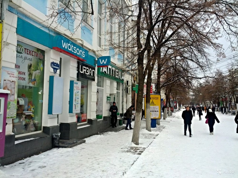 Продам действующий магазин в центре Симферополя, общей площадью 235 кв.метров. Высокодоходный готовый арендный... - 1