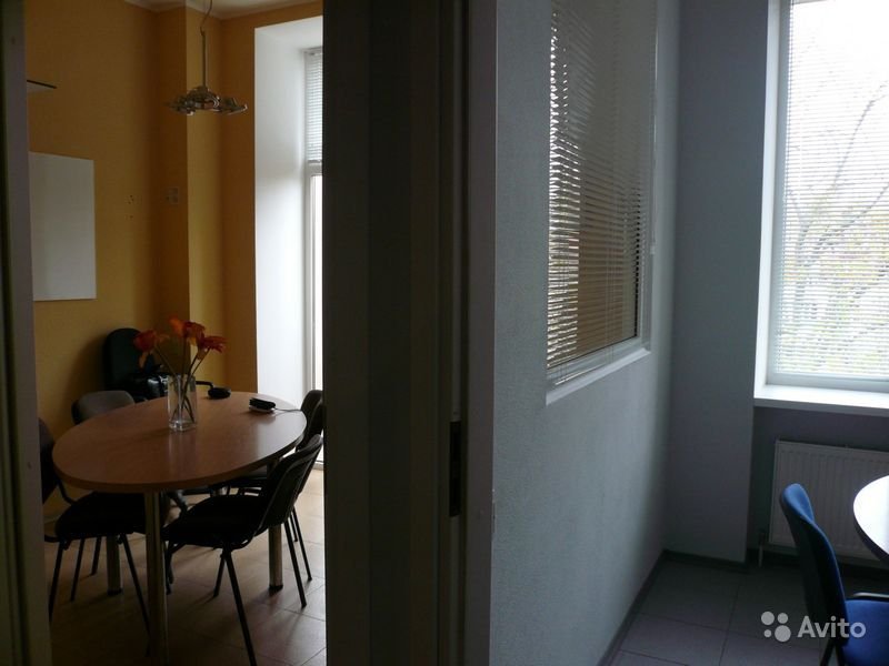 Сдам офисное помещение 70 м²    Офисное помещение 4 комнаты , назначение: ресепшен, зал для персонала 8 человек,... - 2