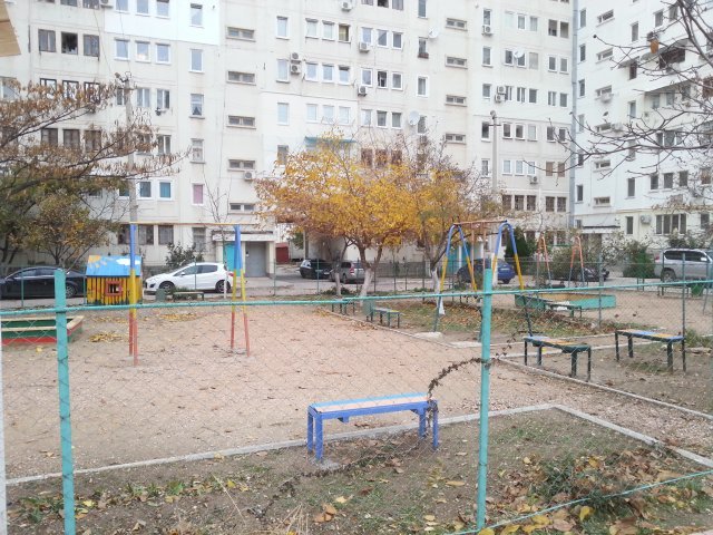 В лучшем районе Севастополя (на Летчиках)  продается теплая трехкомнатная квартира  по ул. Астана Кесаева 8.... - 6