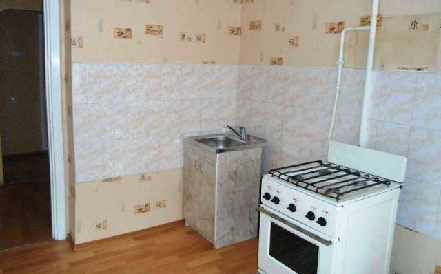 Продам в Севастополе двухкомнатную квартиру на Остряках, остановка Лебедя.    Квартира находится на втором этаже .... - 9