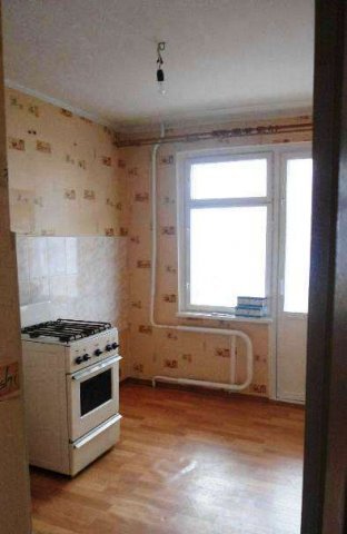 Продам в Севастополе двухкомнатную квартиру на Остряках, остановка Лебедя.    Квартира находится на втором этаже .... - 10
