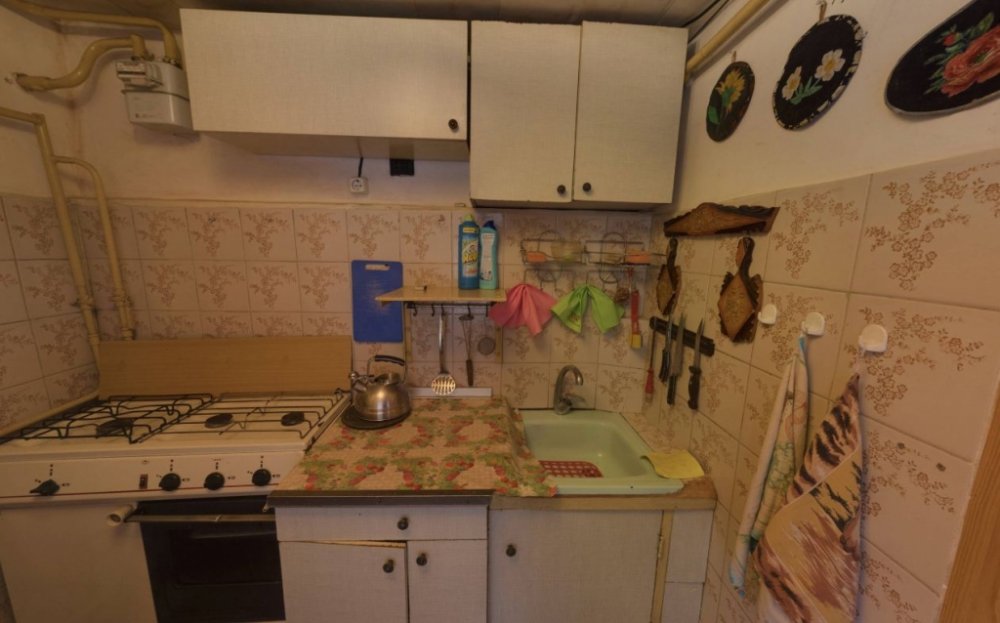 В центре Ялты продаётся двухкомнатная квартира на улице Поликуровская, рядом находится Массандровский парк и один из... - 14