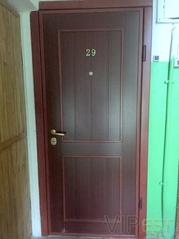 В центре города, вдали от шума, продаётся однокомнатная квартира на Московской в Ялте по улице Руданского в доме... - 12