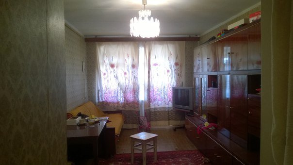 Продается трехкомнатная квартира общей площадью 54кв.м., окна обычные, один балкон выходящий на Проспект Победы, с/у...