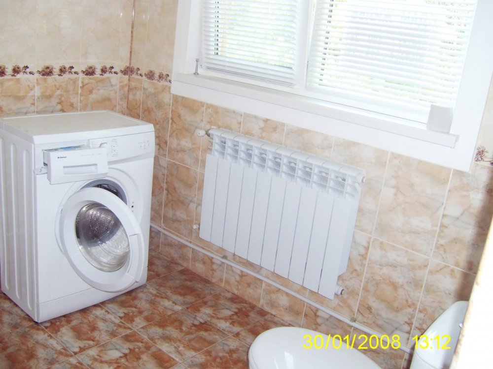 Продажа коттеджа под свой гостиничный бизнес в Евпатории в 100 шагах от моря.  80кв.м., 2 этажа, 4 отдельных номера... - 4
